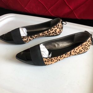 Levity Savoy Leopard Sz 8 Flats
